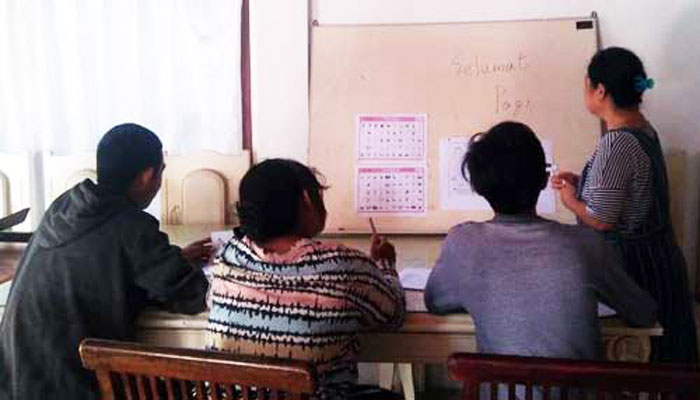 インドネシア バリ島に外国語学校を開校